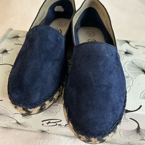 Betty London Spanish leather shoes blue suede shoes | NWT Size 6